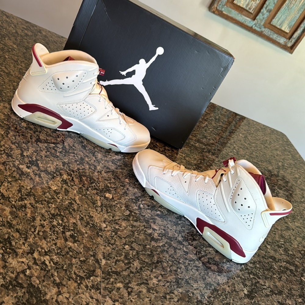 Air Jordan 6 Retro 2015 White and Maroon Sneakers 10.5 like new - Picture 9 of 16